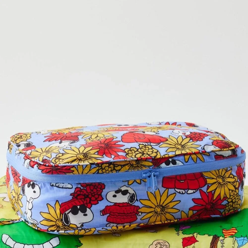 NWOT Baggu Packing Cube Medium - Floral Snoopy (Peanuts) - Picture 3 of 3